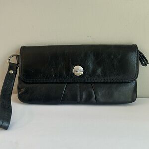 Kenneth Cole Reaction Clutch Wristlet in Black